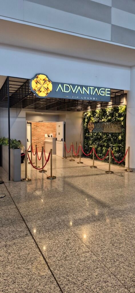 1000647835-2-473x1024 Ranking 2026: As TOP 5 Melhores Salas VIP do Aeroporto de Confins (CNF) em Belo Horizonte Cartões e Bancos Destaque SALAS VIP 