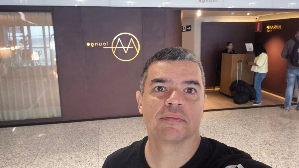 eu-na-ambaar-lounge3-1024x577 Ranking 2026: As TOP 5 Melhores Salas VIP do Aeroporto de Confins (CNF) em Belo Horizonte Cartões e Bancos Destaque SALAS VIP 