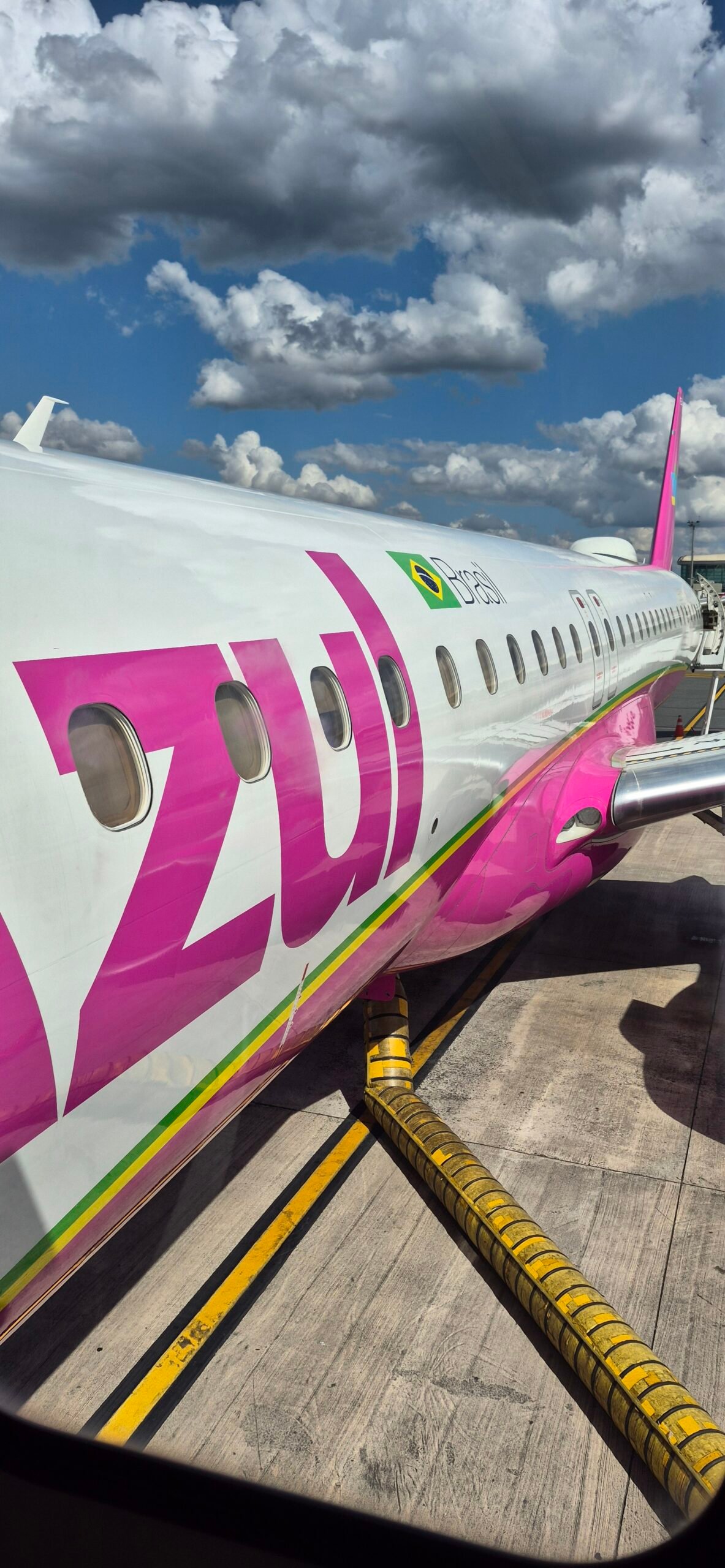 avião rosa azul